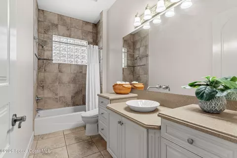 Bath - 804 Chatsworth Dr, Melbourne, FL 32940 photo 4 of 7