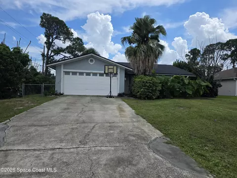 850 Vantage St SE, Palm Bay, FL 32909