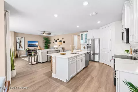 Kitchen - 215 First Light Cir, Cocoa, FL 32922 photo 7 of 8