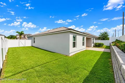 Exterior - 215 First Light Cir, Cocoa, FL 32922 photo 9 of 12