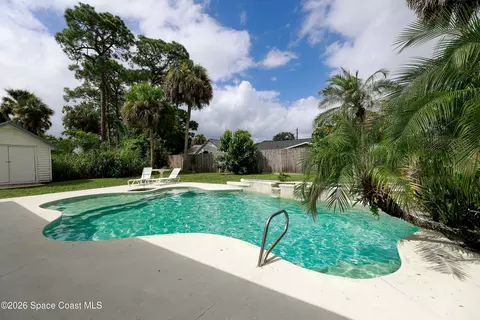 Exterior - 6800 Spring St, Cocoa, FL 32927 photo 4 of 9