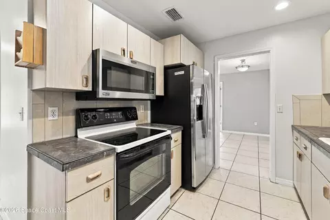 Kitchen - 6800 Spring St, Cocoa, FL 32927 photo 3 of 5