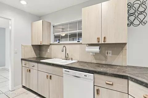 Kitchen - 6800 Spring St, Cocoa, FL 32927 photo 4 of 5