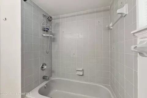 Bath - 6800 Spring St, Cocoa, FL 32927 photo 6 of 6