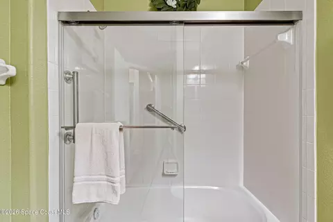 Bath - 3674 Sansome Cir, Melbourne, FL 32940 photo 4 of 4