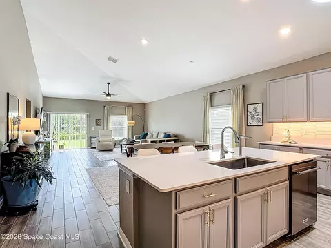Kitchen - 4471 Holstein St, Saint Cloud, FL 34772 photo 1 of 9