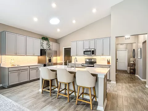 Kitchen - 4471 Holstein St, Saint Cloud, FL 34772 photo 8 of 9