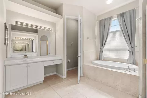 Bath - 4459 Chastain Dr, Melbourne, FL 32940 photo 2 of 7