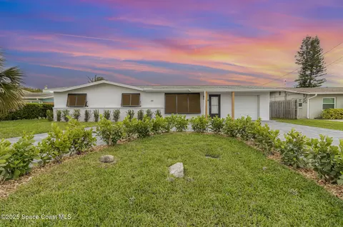 107 Deleon Rd, Cocoa Beach, FL 32931