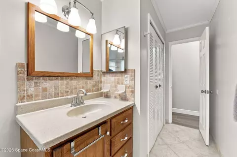 Bath - 5193 Bridge Rd, Cocoa, FL 32927 photo 5 of 6