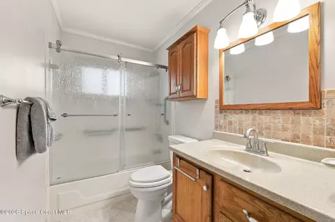 Bath - 5193 Bridge Rd, Cocoa, FL 32927 photo 6 of 6