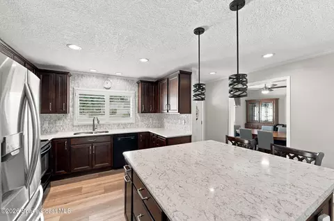 Kitchen - 5193 Bridge Rd, Cocoa, FL 32927 photo 5 of 5