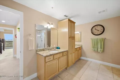Bath - 1211 E New Haven Ave #501, Melbourne, FL 32901 photo 2 of 7