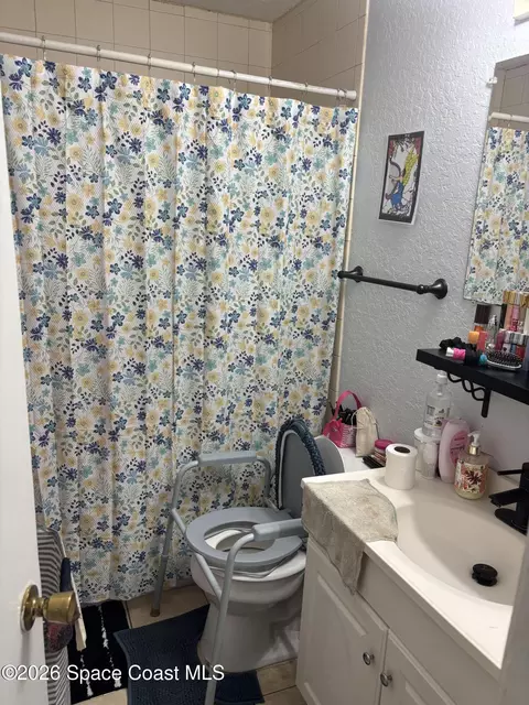 Bath - 514 Donley St, Cocoa, FL 32922 photo 3 of 3