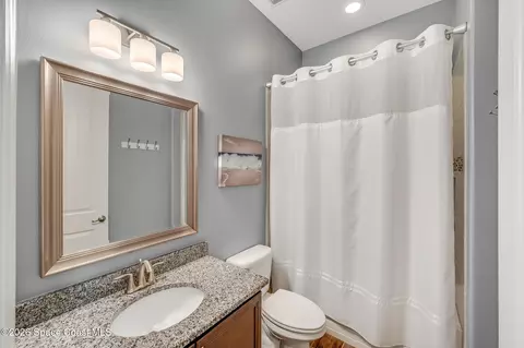 Bath - 5337 Kirkwall Cir, Melbourne, FL 32940 photo 6 of 6