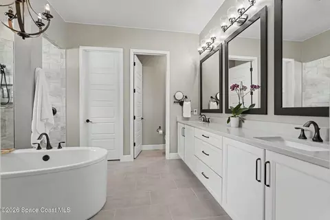 Bath - 3602 Durksly Dr, Melbourne, FL 32940 photo 3 of 5