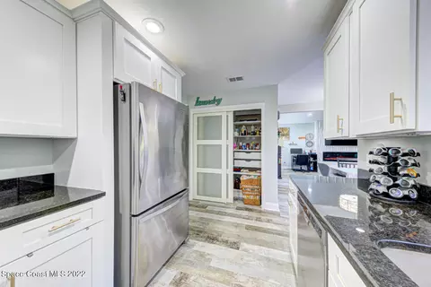 Kitchen - 3461 Sparrow Ct, Melbourne, FL 32935 photo 3 of 4