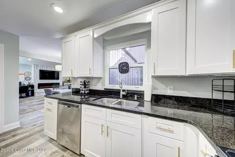 Kitchen - 3461 Sparrow Ct, Melbourne, FL 32935 photo 2 of 4