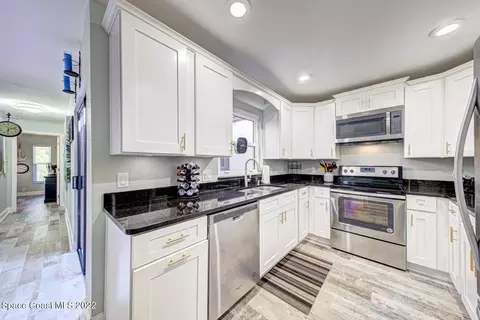 Kitchen - 3461 Sparrow Ct, Melbourne, FL 32935 photo 4 of 4