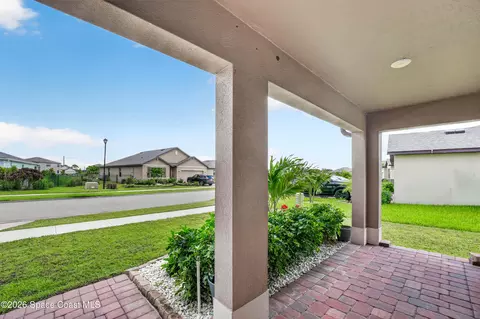 Exterior - 5329 Waterfall Pl, Grant, FL 32949 photo 4 of 6