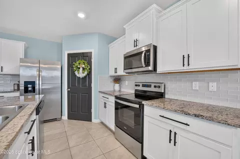 Kitchen - 5329 Waterfall Pl, Grant, FL 32949 photo 1 of 2