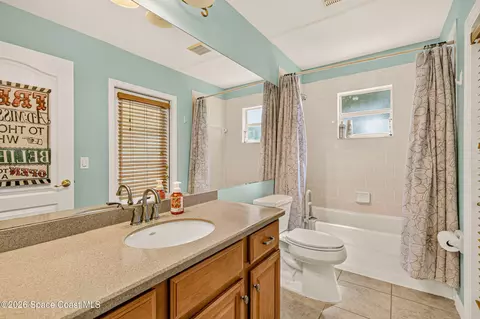 Bath - 7127 Broderick Dr, Melbourne, FL 32940 photo 4 of 5