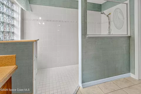 Bath - 7127 Broderick Dr, Melbourne, FL 32940 photo 2 of 5