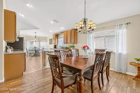 Dining - 7127 Broderick Dr, Melbourne, FL 32940 photo 2 of 6