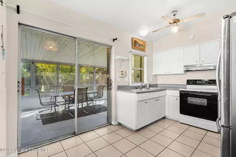 Kitchen - 611 Aloha Ave, Cocoa, FL 32927 photo 4 of 4