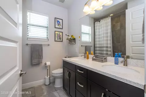 Bath - 3600 Stabane Pl, Melbourne, FL 32940 photo 3 of 12