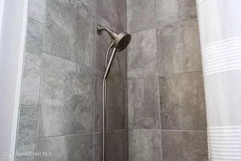 Bath - 3600 Stabane Pl, Melbourne, FL 32940 photo 4 of 12