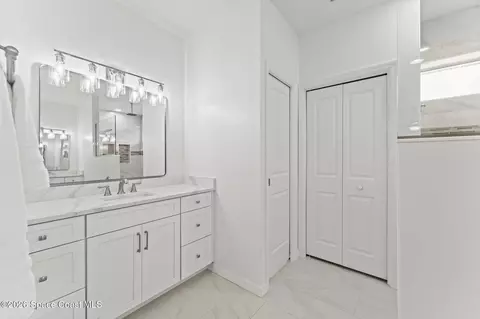 Bath - 3765 Kirn Ct, Mims, FL 32754 photo 3 of 4