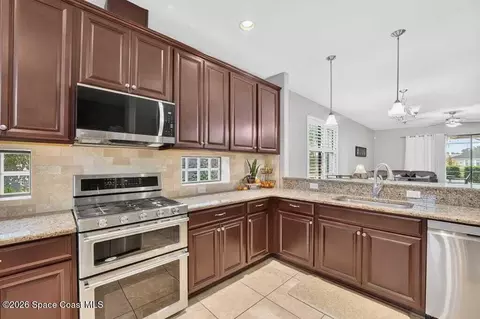 Kitchen - 8044 Creshire Ct, Melbourne, FL 32940 photo 2 of 7