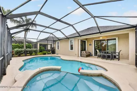 Exterior - 8044 Creshire Ct, Melbourne, FL 32940 photo 7 of 11