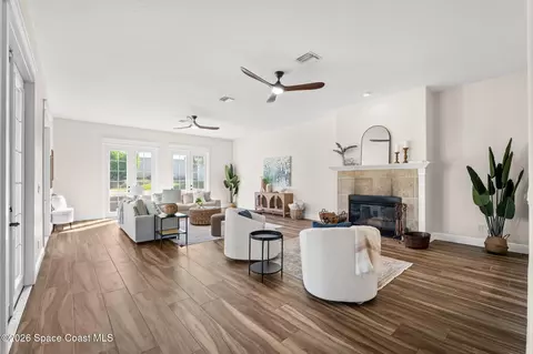 Living - 201 Loggerhead Dr, Melbourne Beach, FL 32951 photo 2 of 10