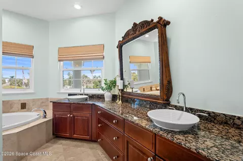 Bath - 201 Loggerhead Dr, Melbourne Beach, FL 32951 photo 2 of 9