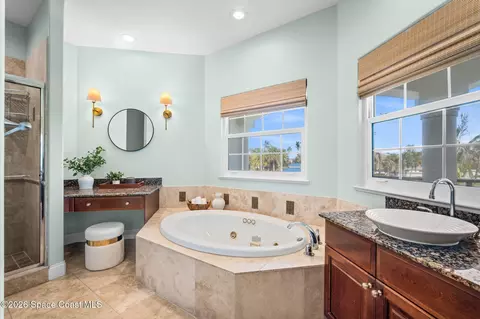 Bath - 201 Loggerhead Dr, Melbourne Beach, FL 32951 photo 3 of 9