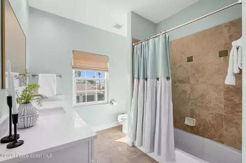 Bath - 201 Loggerhead Dr, Melbourne Beach, FL 32951 photo 7 of 9