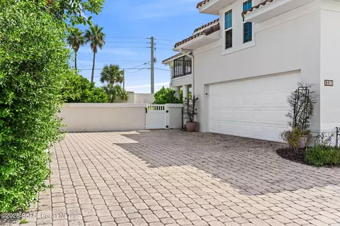 Exterior - 201 Loggerhead Dr, Melbourne Beach, FL 32951 photo 16 of 20
