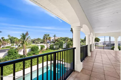 Exterior - 201 Loggerhead Dr, Melbourne Beach, FL 32951 photo 7 of 20