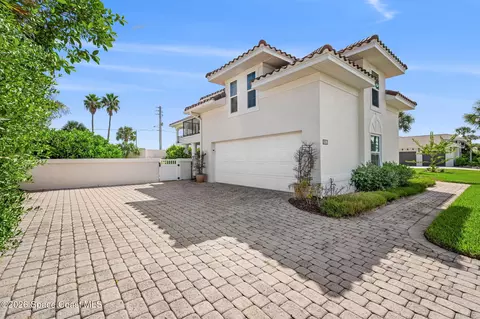 Exterior - 201 Loggerhead Dr, Melbourne Beach, FL 32951 photo 17 of 20