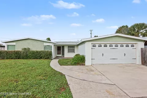 915 Waikiki Dr, Merritt Island, FL 32953