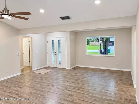 Living - 1240 Coventry Cir, Melbourne, FL 32904 photo 1 of 4