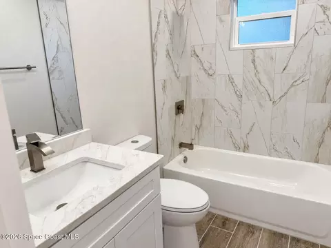 Bath - 1240 Coventry Cir, Melbourne, FL 32904 photo 3 of 3