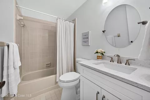 Bath - 734 Pine Island Dr, Melbourne, FL 32940 photo 3 of 3