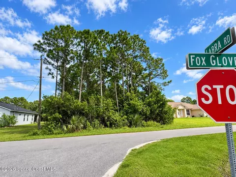 2801 Foxglove Ave SW, Palm Bay, FL 32908