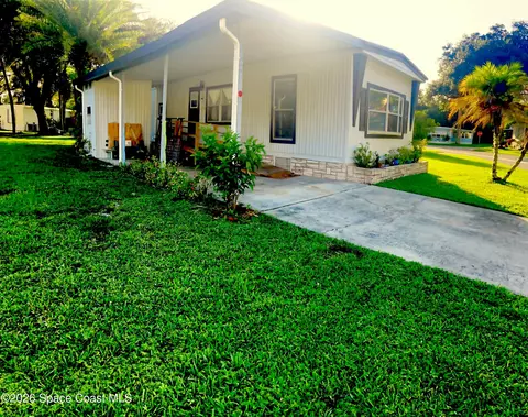 1020 Laurel Ct NE, Palm Bay, FL 32907