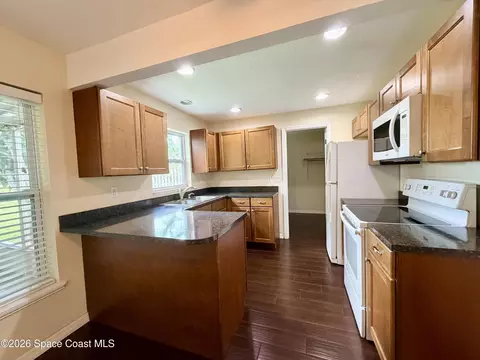Kitchen - 550 Comanche Ave, Melbourne, FL 32935 photo 1 of 4