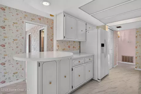 Kitchen - 911 Preston Trl, Melbourne, FL 32940 photo 2 of 4