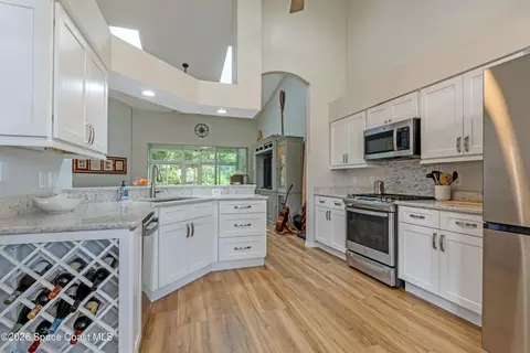Kitchen - 430 Shell Cove Dr, Melbourne, FL 32940 photo 2 of 5